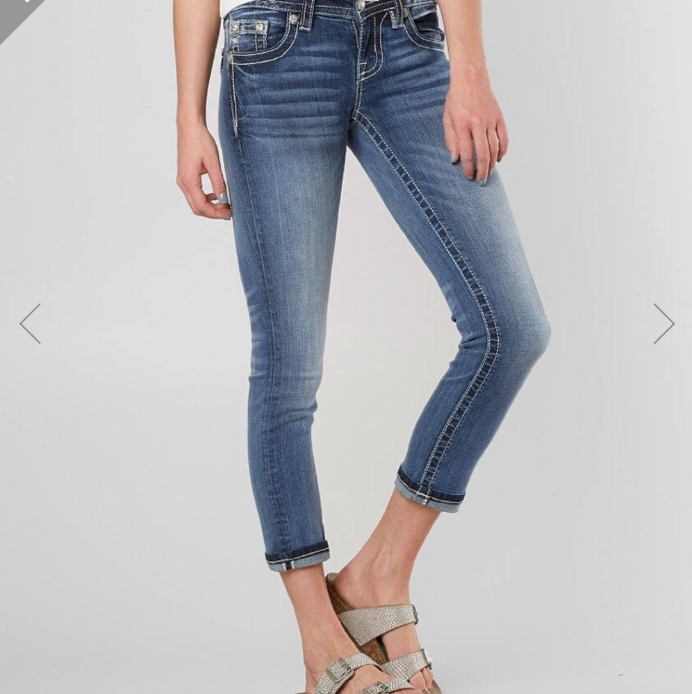 Miss Me Signature Mid-rise Cropped Jeans 🆕️